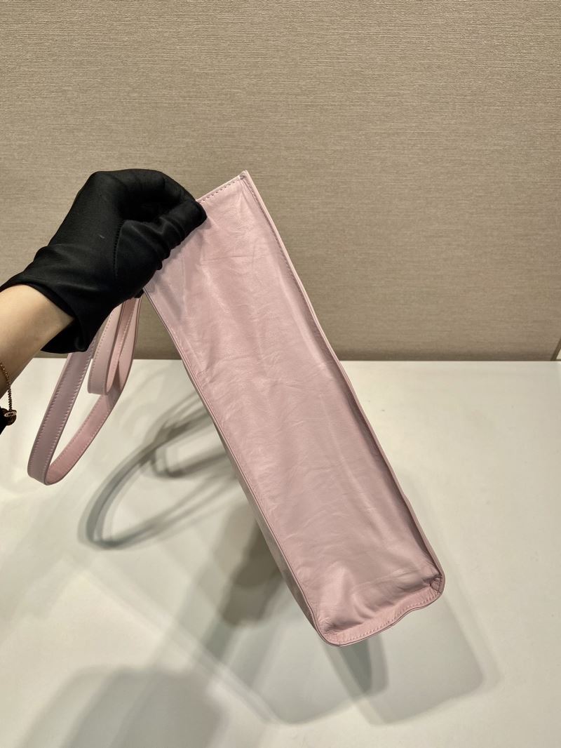 Pra*a tote bags